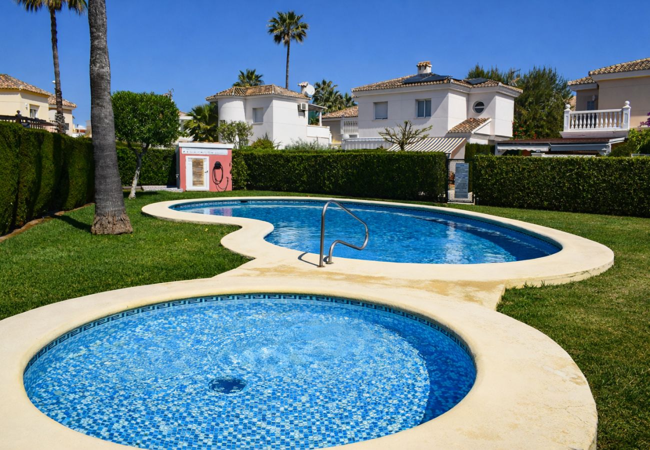 Villa en Oliva - Anacasa Gaudi Oliva Nova CH1200