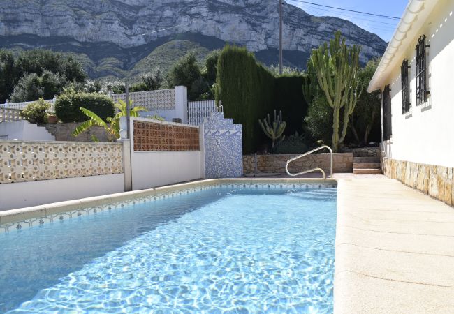 Villa/Dettached house in Denia - Anacasa Villa con piscina Montgo Denia CH3215