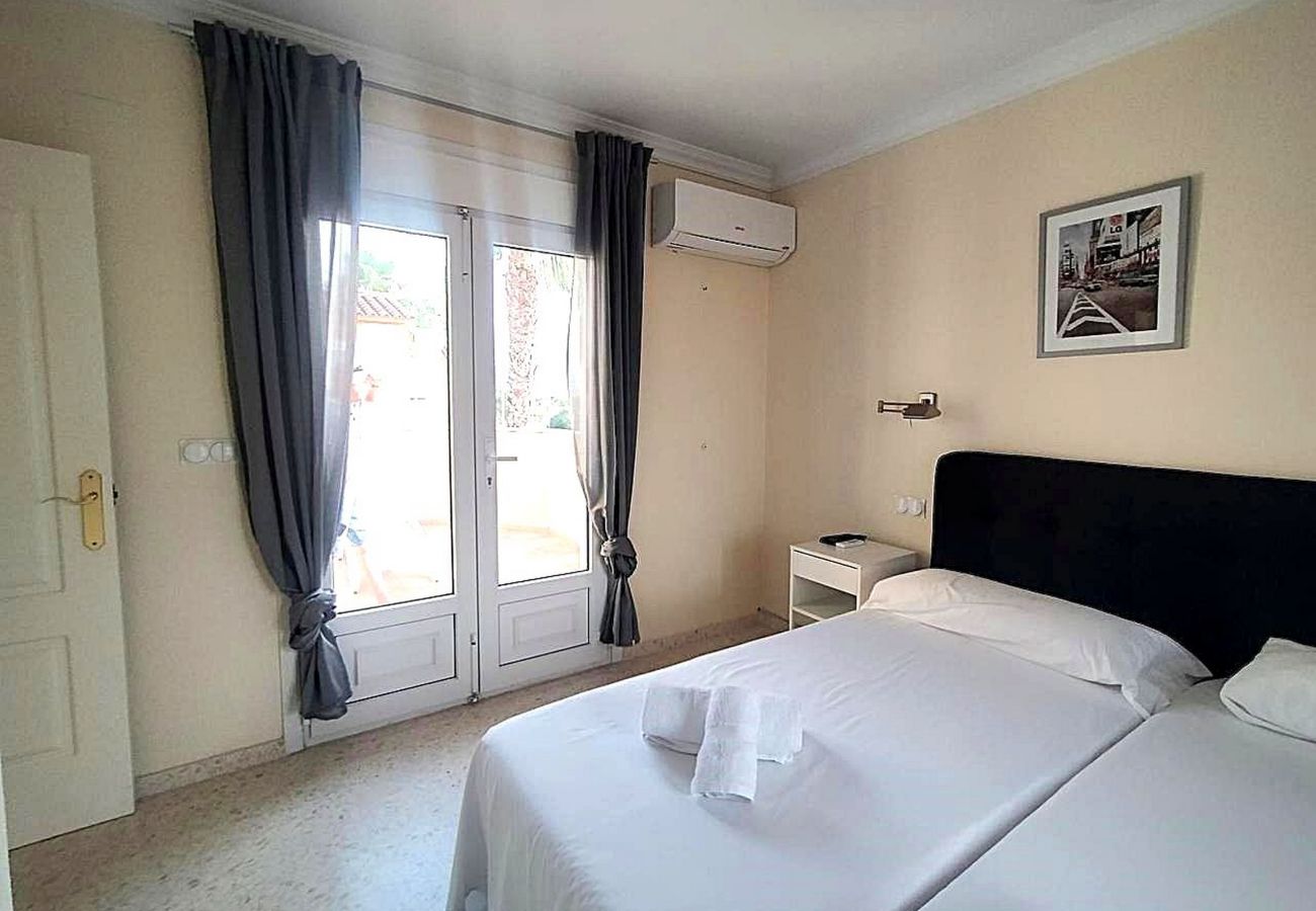 Terraced House in Oliva - Anacasa Malibu MET Oliva Nova AD1600