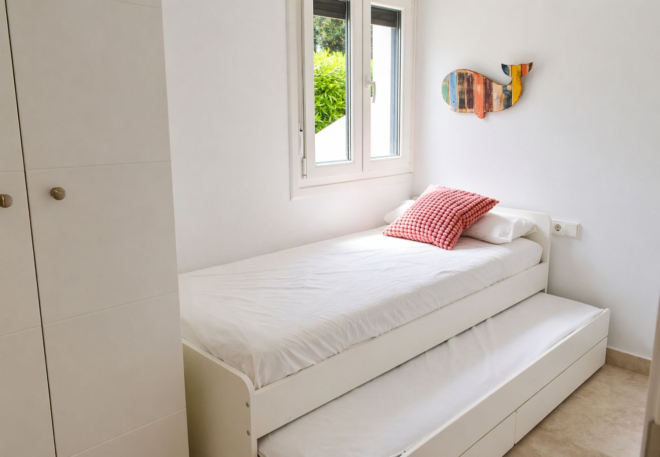 Apartment in Oliva - Anacasa Renoir Oliva Nova AP115