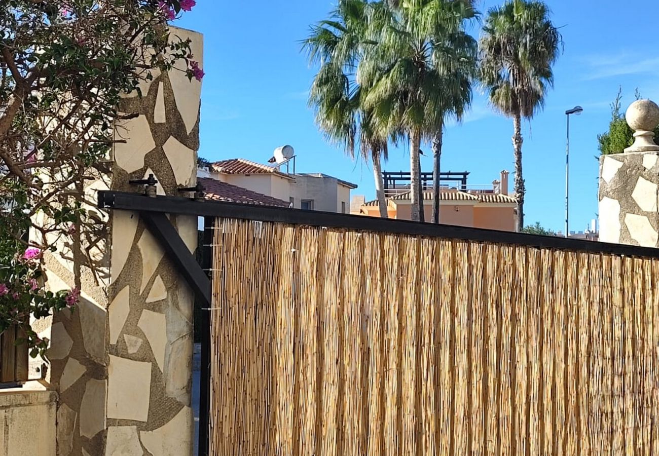 Chalet à Oliva - Anacasa Gaudi Oliva Nova CH1200